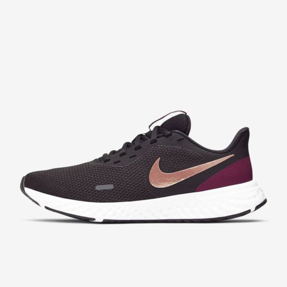 *EUC* WOMEN'S NIKE REVOLUTION ATHLETIC SHOE
